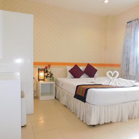 Be Fine Guesthouse Phuket Extérieur photo