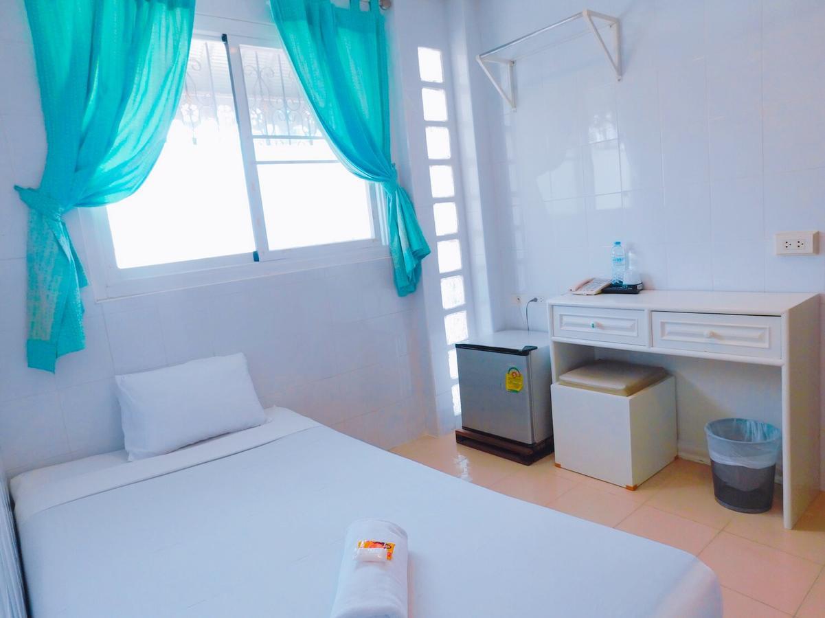 Be Fine Guesthouse Phuket Extérieur photo