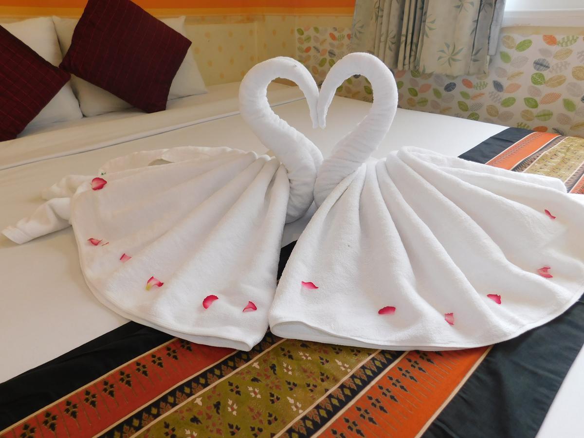 Be Fine Guesthouse Phuket Extérieur photo