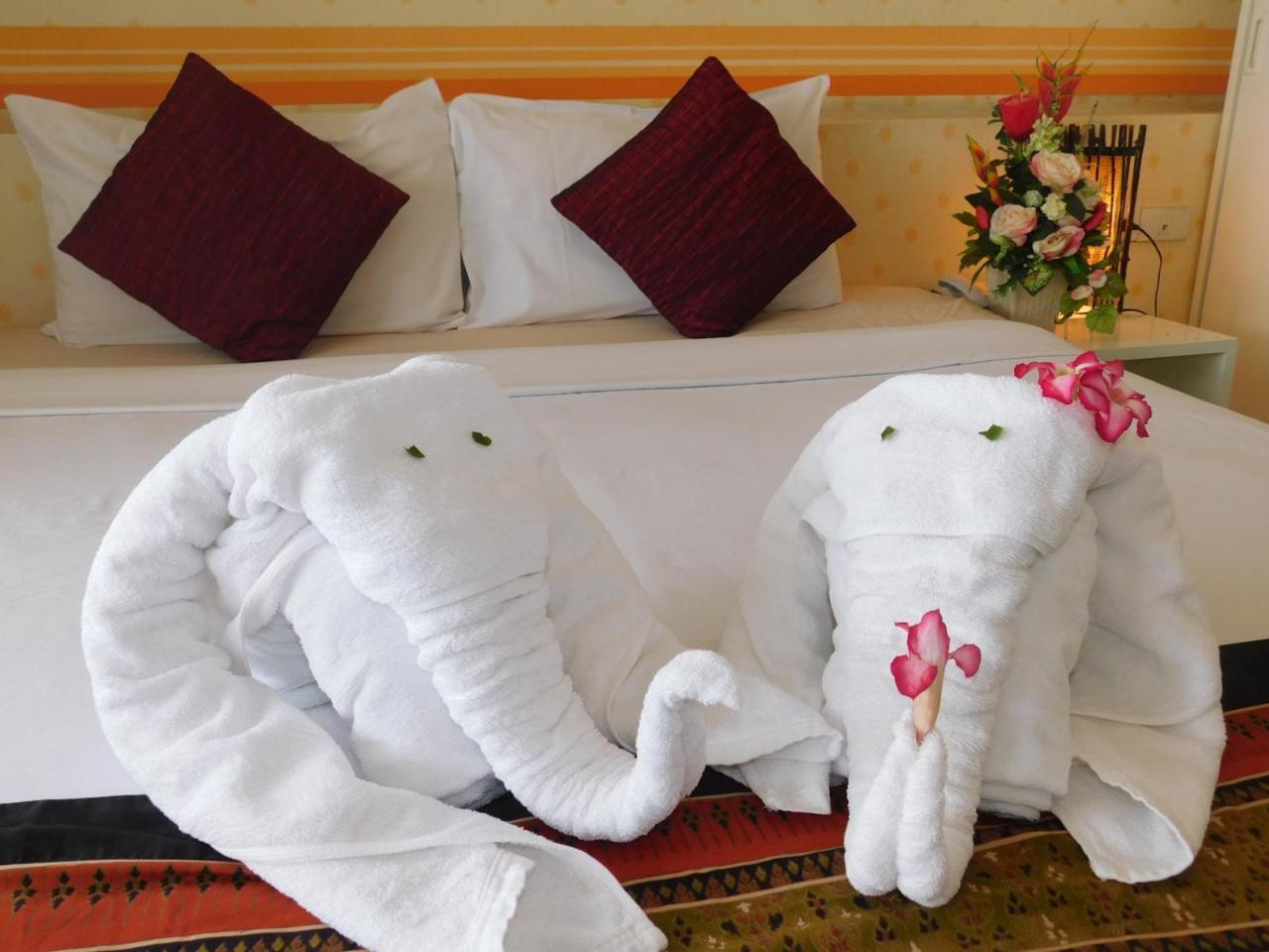 Be Fine Guesthouse Phuket Extérieur photo