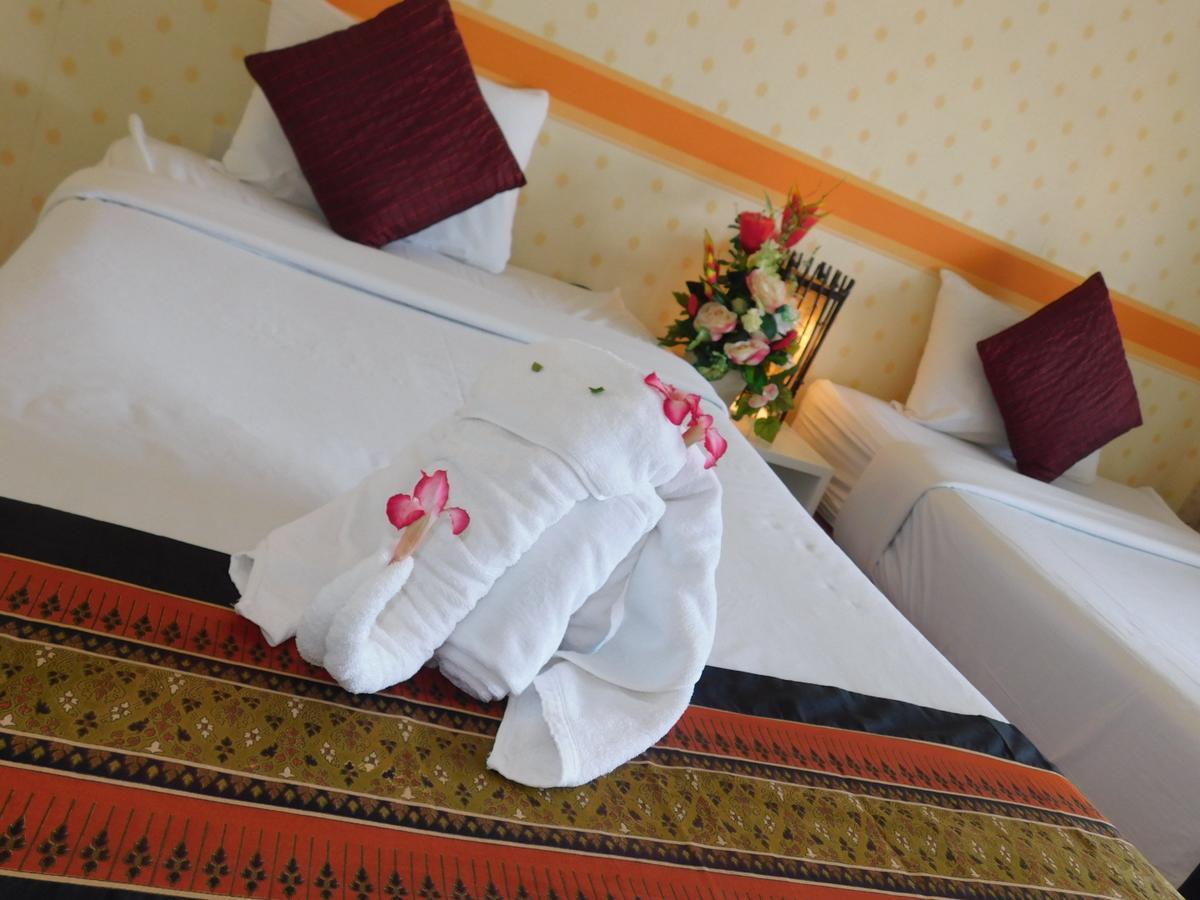 Be Fine Guesthouse Phuket Extérieur photo