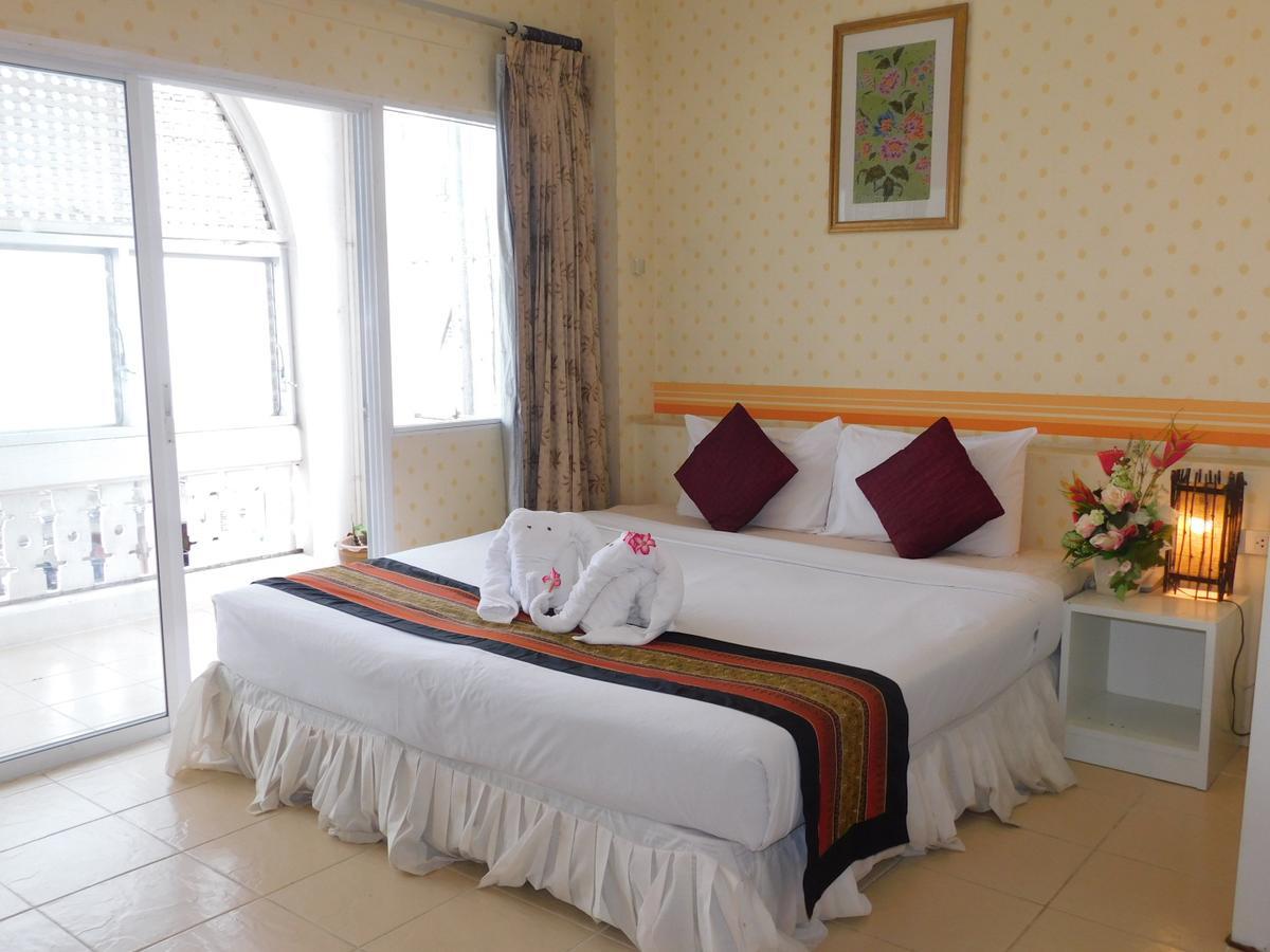 Be Fine Guesthouse Phuket Extérieur photo