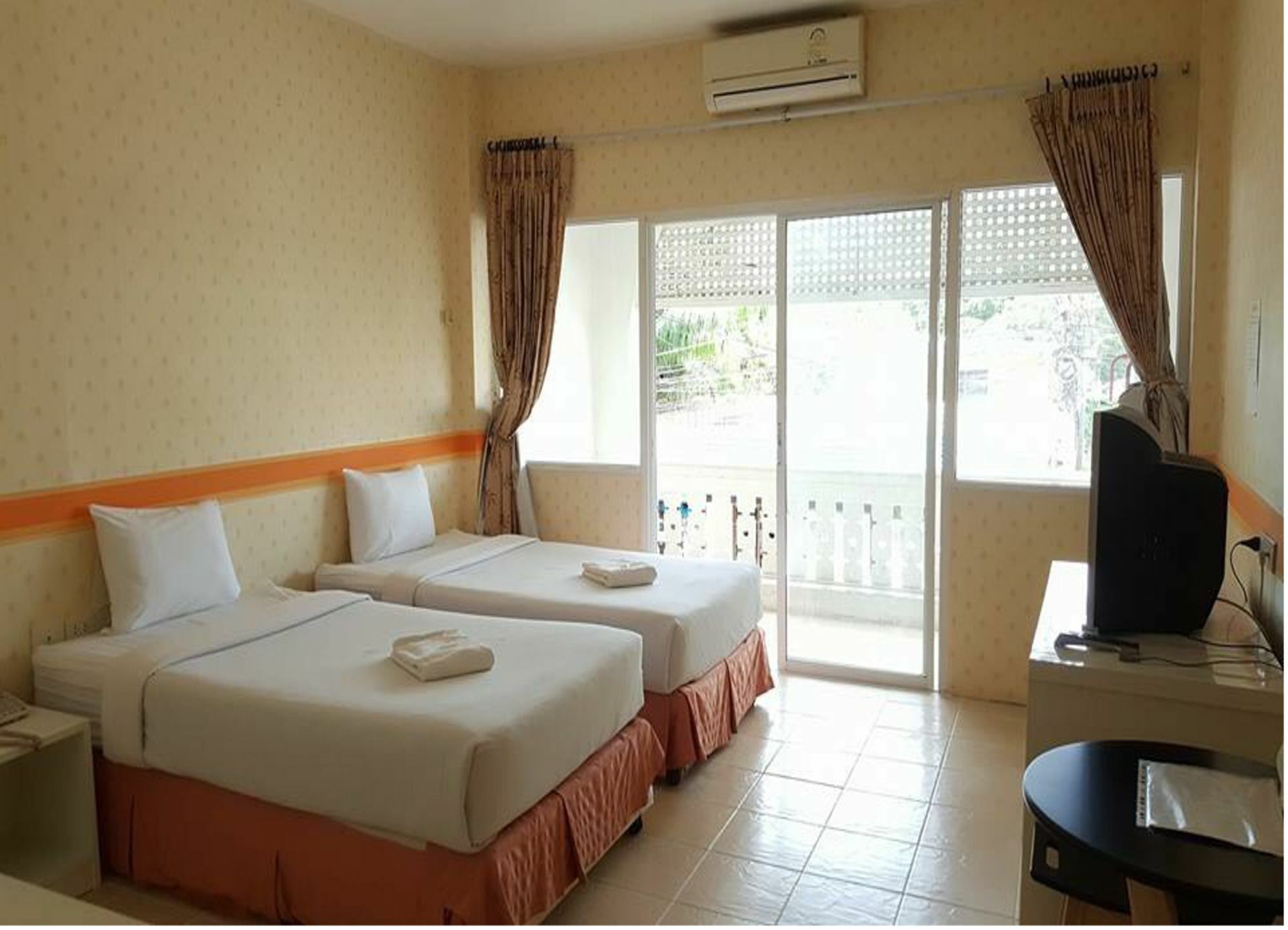 Be Fine Guesthouse Phuket Extérieur photo